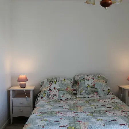 Maison De 3 Chambres 6 Couchages Quartier Residentiel Holiday home Ares