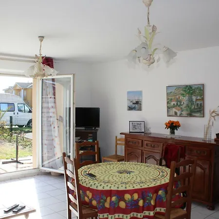 Maison De 3 Chambres 6 Couchages Quartier Residentiel * Ares
