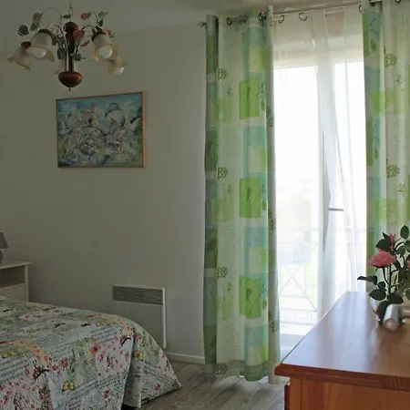Holiday home Maison De 3 Chambres 6 Couchages Quartier Residentiel
