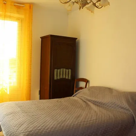 Holiday home Maison De 3 Chambres 6 Couchages Quartier Residentiel Ares
